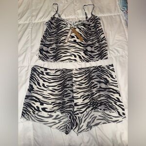 SKIMS White tiger Print pajama set